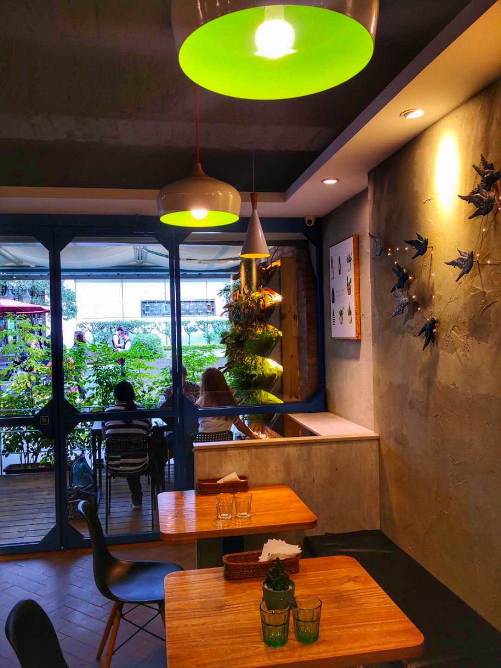MM Cafe & Bar營造舒適的環境和氛圍，讓客人好好吃飯，好好休息，好好聊天。