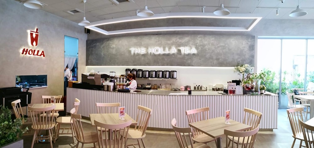 台中逢甲商圈新開的HOLLA TEA好樂茶食位於青海路及上仁街口。