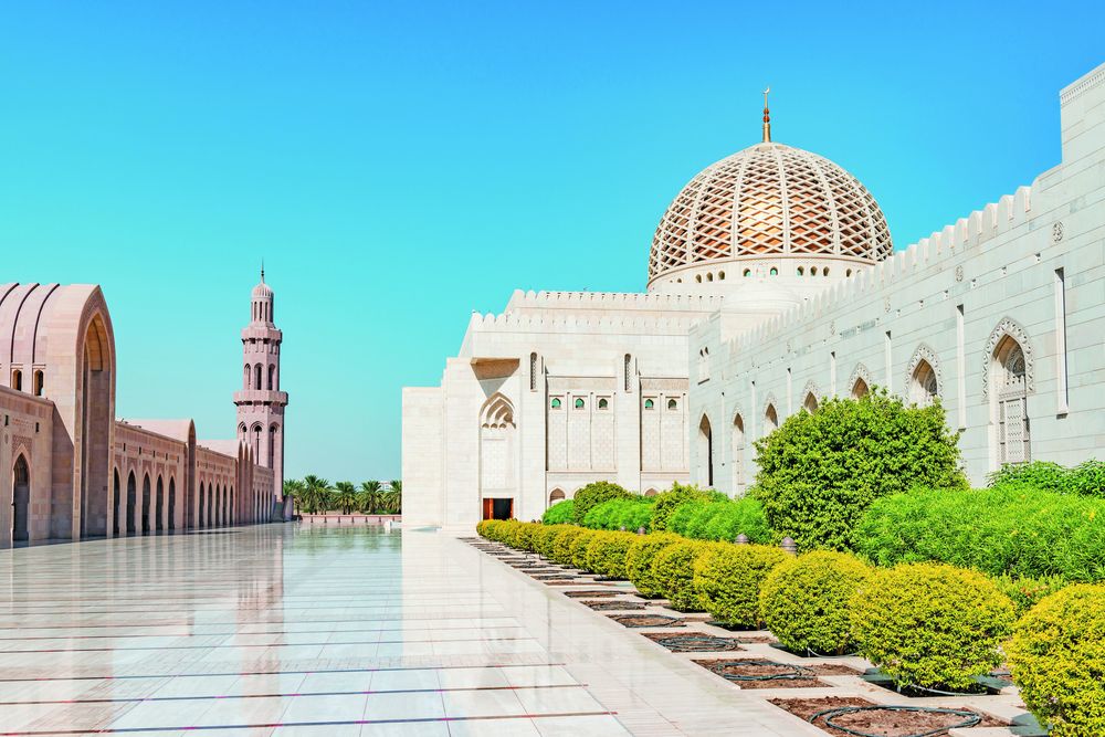 【2022遊輪新訊│奢華旅遊】麗晶七海郵輪宣佈來台！2024~2025年度盛大之旅 63~83晚✕Away in Wonder環遊世界150晚✕2023新船Seven Seas Grandeur@環遊世界366天/Sultan Qaboos Grand Mosque in Muscat, Oman