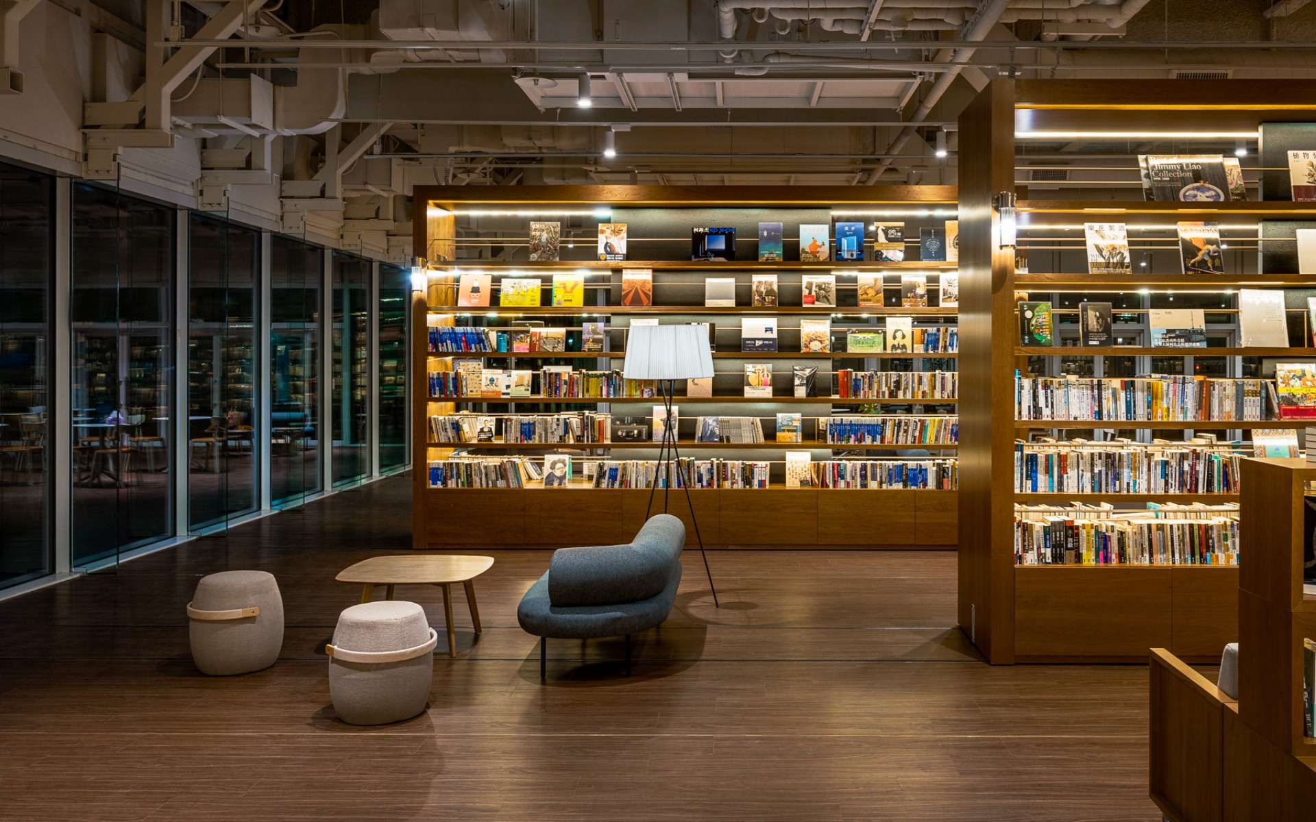 位於高雄承億酒店7樓的承風青鳥不只是一間店，而是台灣當代最有代表性的獨立書店。PHOTO=承億酒店