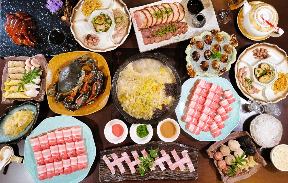 「冬鄉小廚」老闆白宇皓傳承遼寧奶奶的手藝，推出獨步全台的「遼寧鍋」。