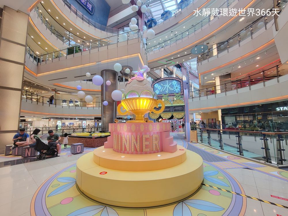 大江購物中心2024春夏裝置藝術6大互熱點6.賓果頒獎台(拍照點)