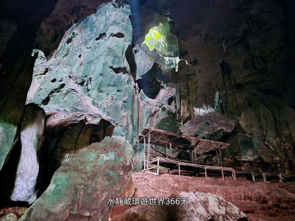 砂拉越美里景點│尼亞國家公園月亮洞穴（Kuala Gankira/Moon Cave）